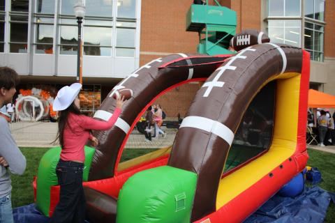 Inflatable football toss game
